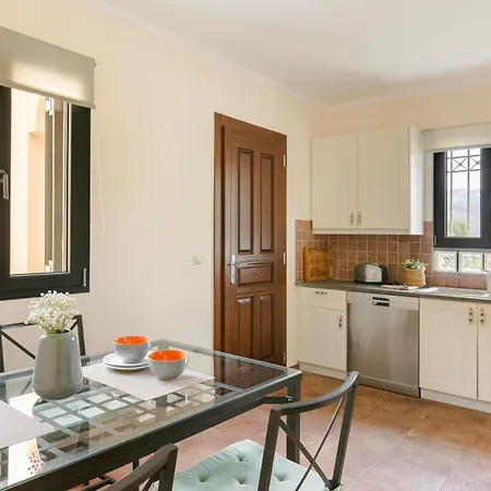 Saluto By Vintage Travel Villa