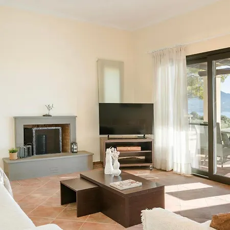 Saluto By Vintage Travel *