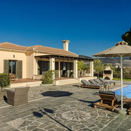 Villa Saluto By Vintage Travel Szpartiá